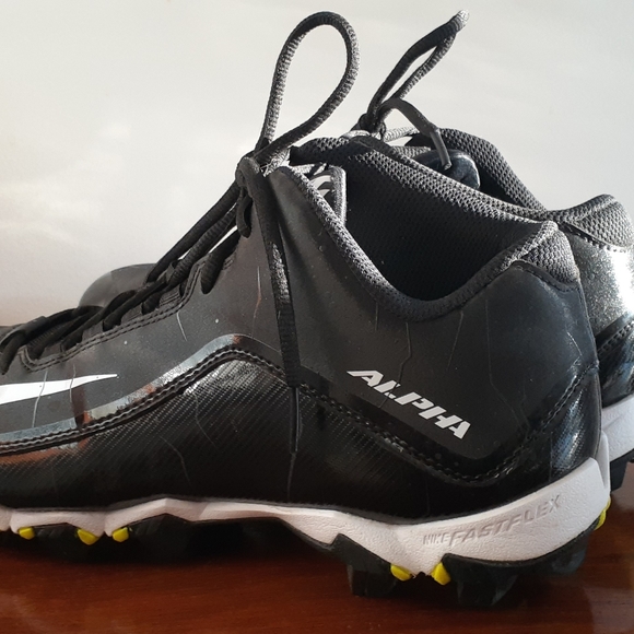 Nike Alpha 2 Football Cleats - Picture 4 of 6